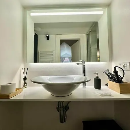 Charme Torinese, Rifugio Ungaretti In Centro *